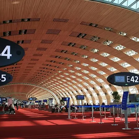 דירה Comfortable 2 Steps From Paris בואה-קולומב