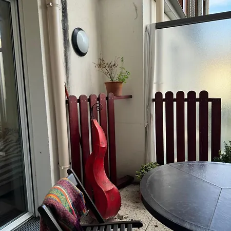 Comfortable 2 Steps From Paris דירה *