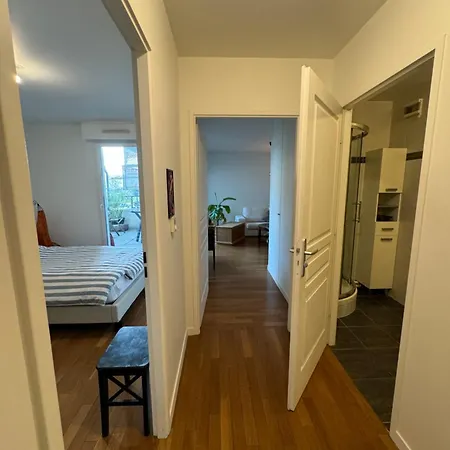Comfortable 2 Steps From Paris דירה
